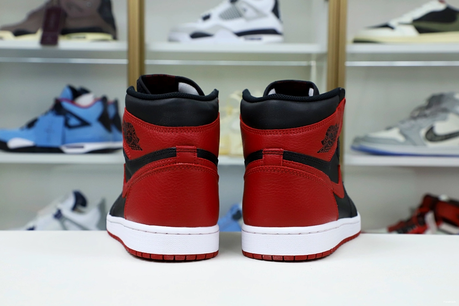 JORDAN HIGH RETRO AIR OG 1 'BRED' 1002